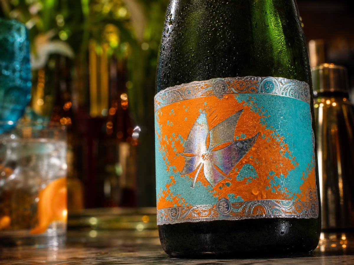 Premium bottle labels with silver and holographic cold foil